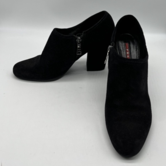 Prada Black Suede Block Heel Almond Toe Ankle Bootie w/ Inner Zip sz 38.5 - Picture 1 of 5